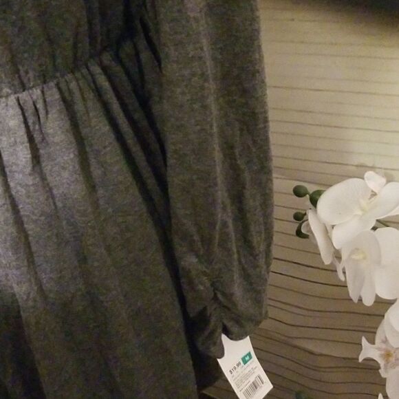 💖Host Pic💝 Liz Lange Maternity Top Size M - Picture 2 of 5